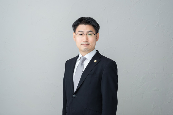弁護士 藤本 洵矢(パートナー)の顔写真